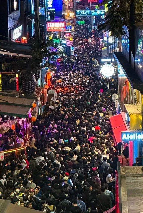 神預言「梨泰院」事件！海報「來萬聖節派對會變幽靈」　網友：想到就怕