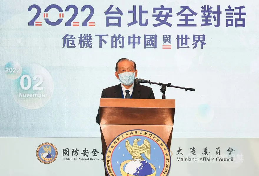 退役上校竟當眾對四星上將拍桌4下！國防院：已循程序處理