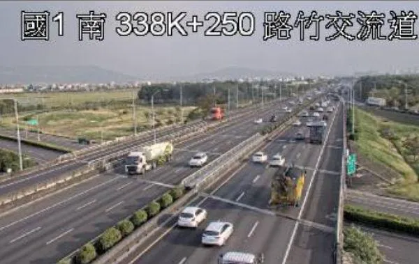 快訊/國1南下路竹段傳「5車連環撞」！目前車流嚴重回堵3公里