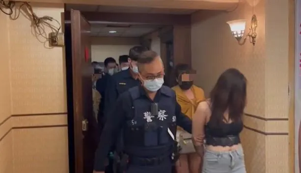 高雄警抄選妃應召站！3尋歡客還來不及連結就被逮