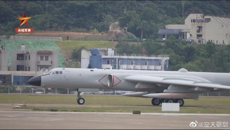 陸版「匕首」？珠海航展轟6K掛載神秘導彈 或為新式高超音速武器