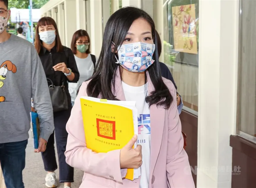 男友李忠庭被爆年領永齡600萬　高虹安：不清楚