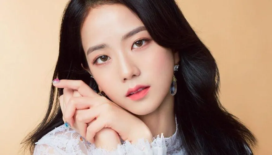 【影】南韓女團BLACKPINK Jisoo脖子驚現不明腫塊！醫推測是這疾病