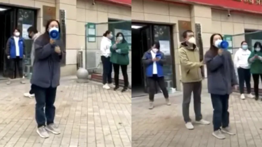 【影】鄭州書記哭訴缺席女兒成年禮遭轟　上街拿大聲公喊：我錯了嗎？