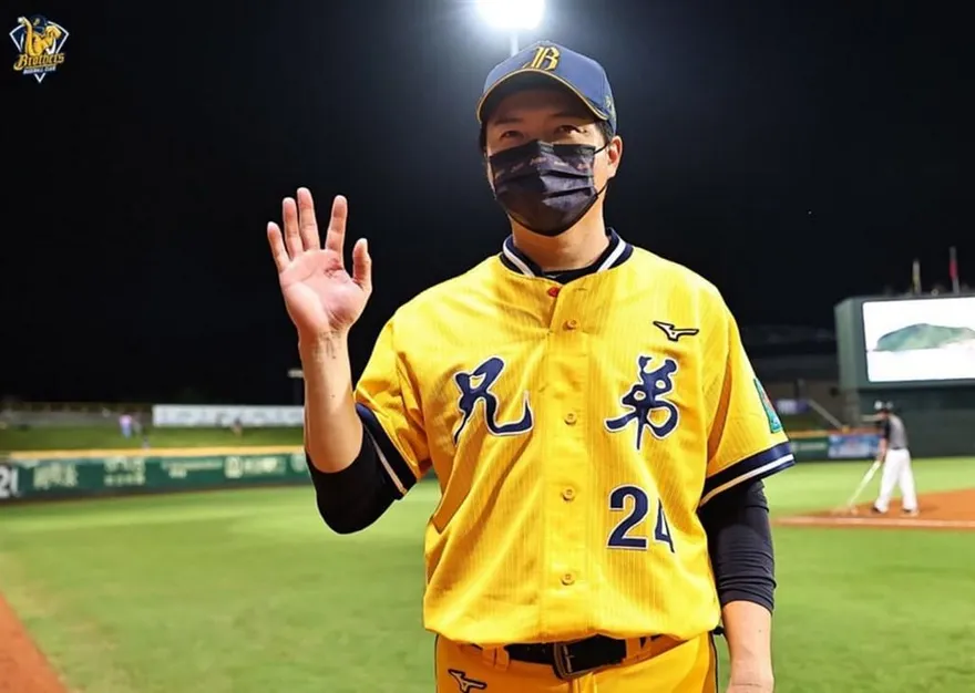 中職教頭第一人！林威助總冠軍賽帶兵8連勝　率領兄弟隊完成2連霸