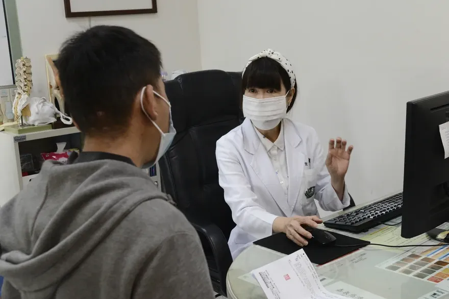 男子腫瘤滿身！12年間切了它又長，竟是罕病「假性腫瘤」作怪！