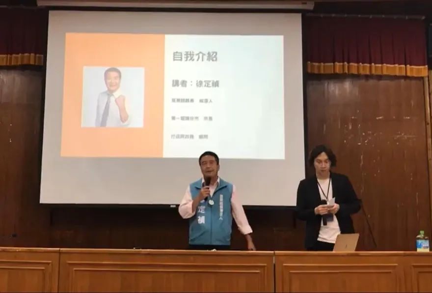 【影】高端黑箱不能問？徐定禎怒嗆學生去住大陸：一直罵執政黨是怎樣？