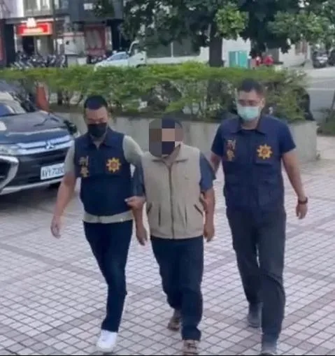 【影】還得繳44張罰單！高雄男開車拒檢瘋狂逃竄　盤點違規罰款破9萬