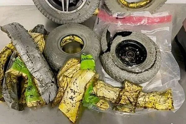 輪胎怪怪的！海關識破輪椅藏「市價1400萬毒品」　逮到跨國走私犯