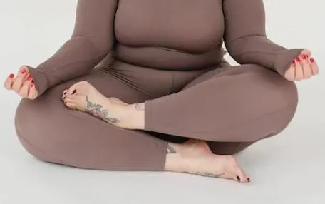 女子體重破百吵架「坐」死債務人！壓斷26根肋骨…辯「我就壓了2下」