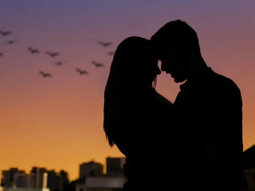 小鮮肉「找女老闆包養」月領45K！煽情對話紀錄曝　被女友抓包「竟勸一起玩」