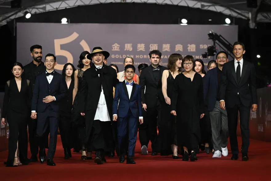 金馬59/黃秋生突曝「想當導演了」！下秒點名他演叉燒包　楊千霈「流利粵語訪問」驚艷全場