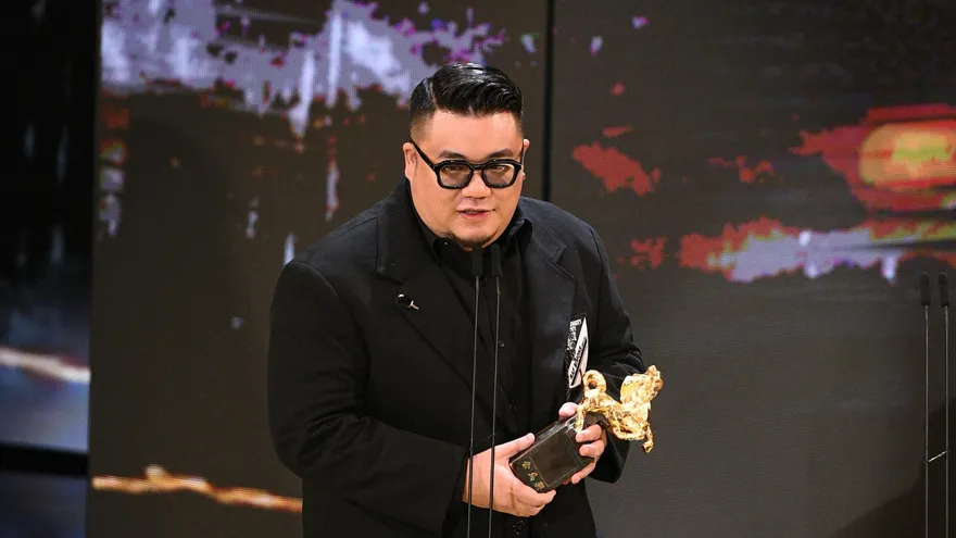 金馬59/大黑馬《智齒》入圍14項…搶先抱「最佳改編劇本獎」！他第4度抱獎而歸