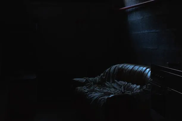 大學傳命案！4大學生離奇「陳屍租屋處」　警破門嚇傻：疑睡夢中被刺殺…