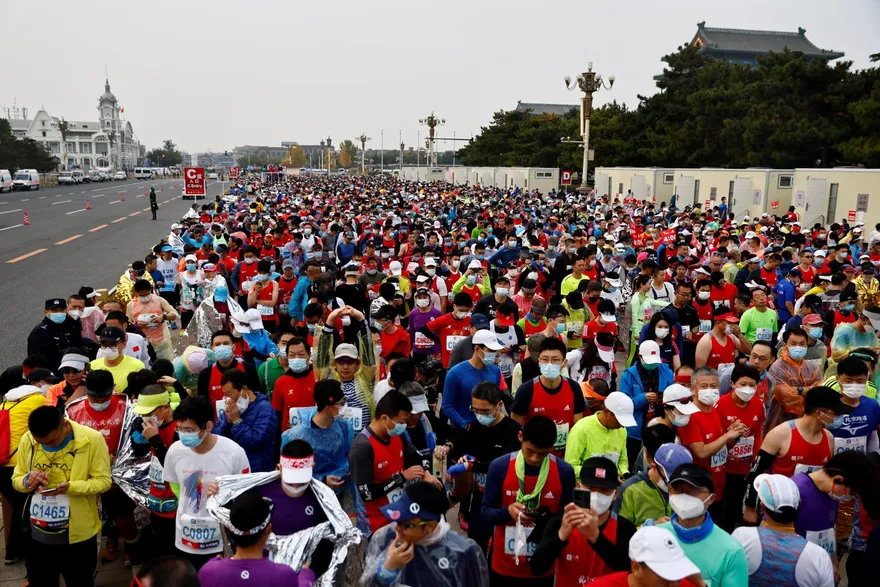 北京確診破900例計3死！「無罩」馬拉松成陸網友箭靶