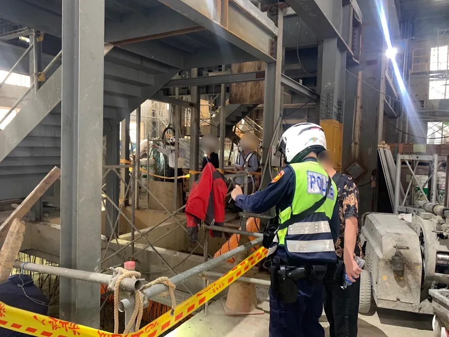 快訊/嚴重工安事故！北市松山「工人慘遭活埋」　挖出時已「失去生命跡象」