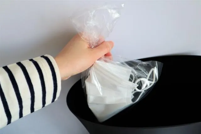 口罩規定再鬆綁！明天開始「藥局等醫事機構」不強制 4大場所仍要戴