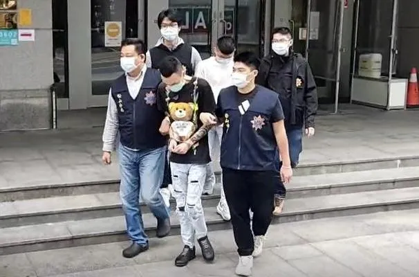 竹聯幫信堂大哥組販毒集團　警扣2800包毒咖啡還有「禰豆子」包裝