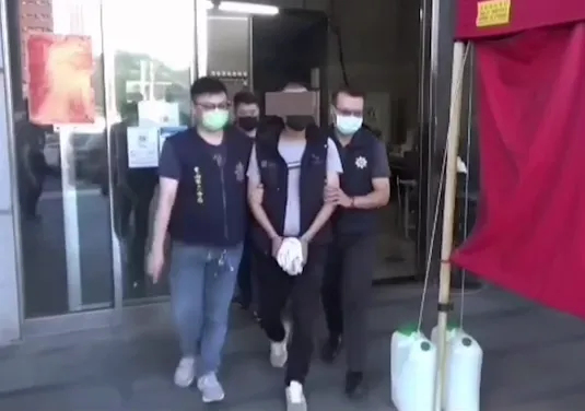 【影】兇嫌槍擊建商搶先投案！警鍥而不捨追出「藏鏡人」　主嫌是竹聯幫大哥