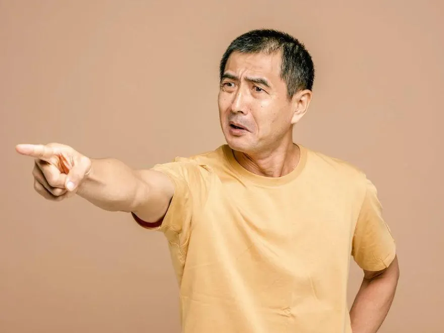 3生肖男性「嫉妒心最強」！屬雞自視甚高、屬蛇瘋狂腦補「一發不可收拾」