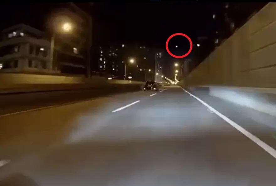 【影】台64線死亡車禍詭異畫面曝！網瘋傳「路燈暗抓交替」...專家說話了