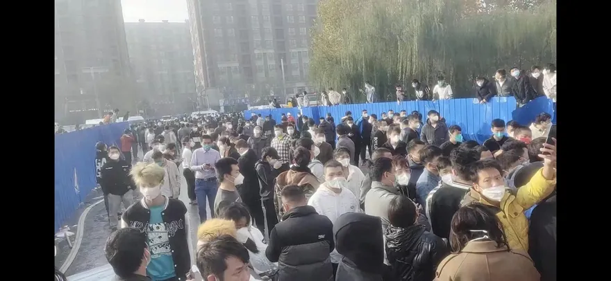 各說各話！員工抗議鄭州富士康拖欠獎金　鴻海：津貼都有按合約發放