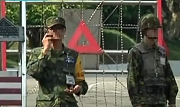 害營區大門零設防！草莓兵不想站哨　值勤溜回寢室睡覺…下場慘了