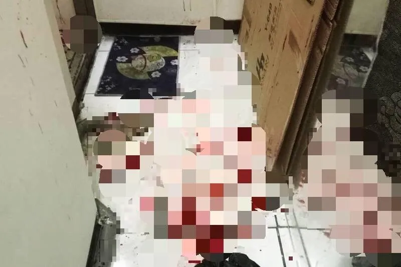 【影】酒空莽男持刀鬧前妻工作檳榔攤　老闆夫妻頭手慘中刀血濺一地