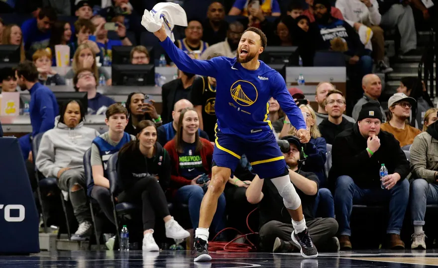 【影】3分雨狂炸！勇士單場20顆3分球　柯瑞轟垮灰狼奪3連勝