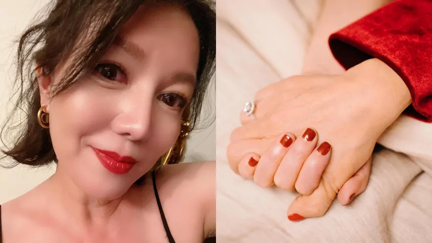 51歲苗可麗突曬牽手照！親曝「邁向新生活」喜訊：終於可以說　超大鑽戒成亮點