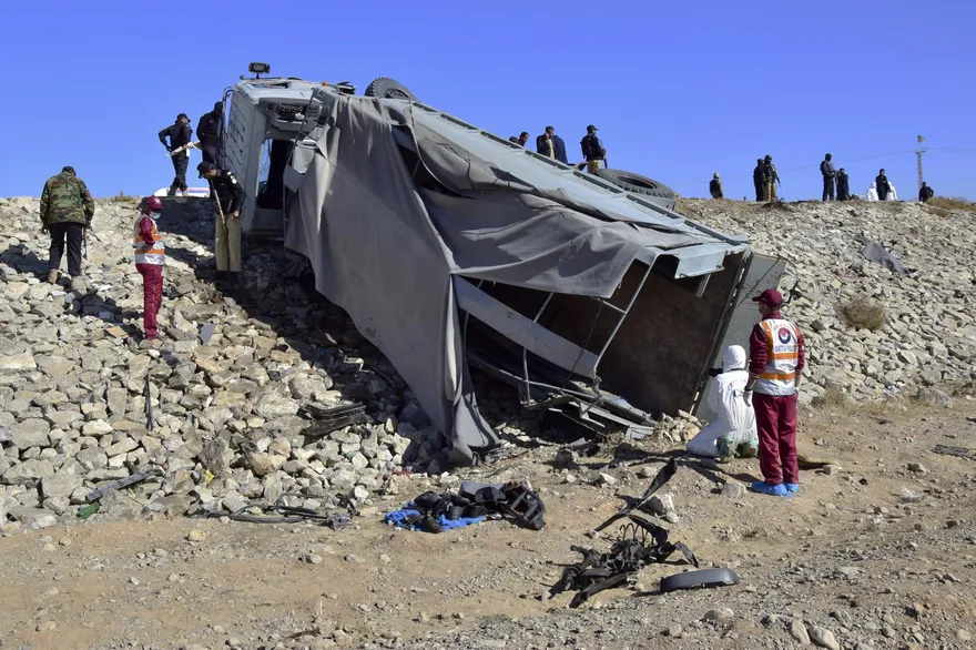 【影】快訊/巴基斯坦驚傳「自殺炸彈攻擊」釀3死28傷　死者包括兒童、婦女、警察