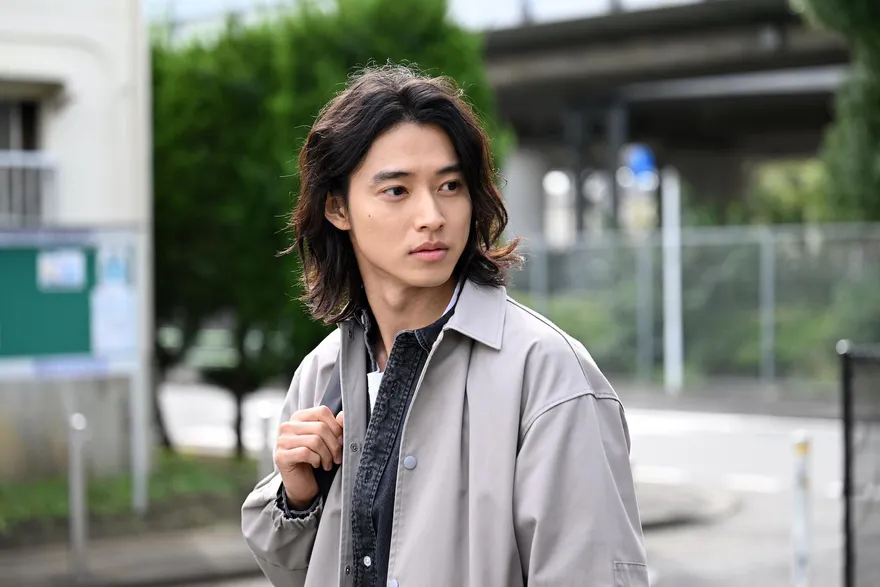 山崎賢人工作大爆滿！與藤木直人、松下洸平「私約海釣」　親曝明年最想「做這事」