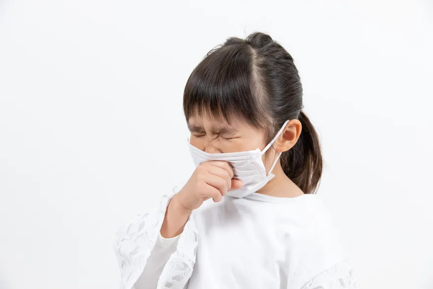 行走的肺炎「咳不停」！小心「黴漿菌」感染！營養師：5食物提升免疫力