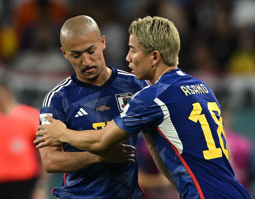 【影】世足賽/辣個光頭佬　高中被趕出足球隊　用命拚搏成日本奇兵