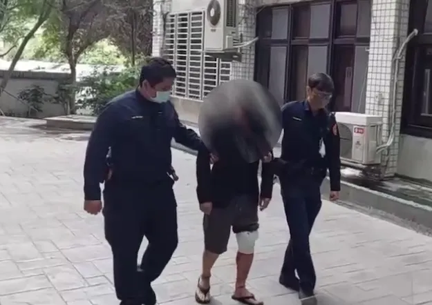 【影】致命的沉默！瘖啞人士與友面對面「line吵架」後遭利刃狂刺　鼠蹊部濺血送醫