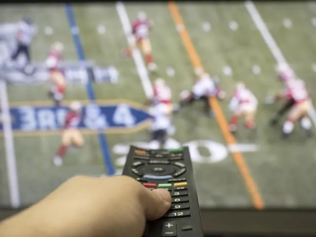 世足熱後遺症！熬夜看球隔天精神差　醫曝隔天做「這3件事」超提神！