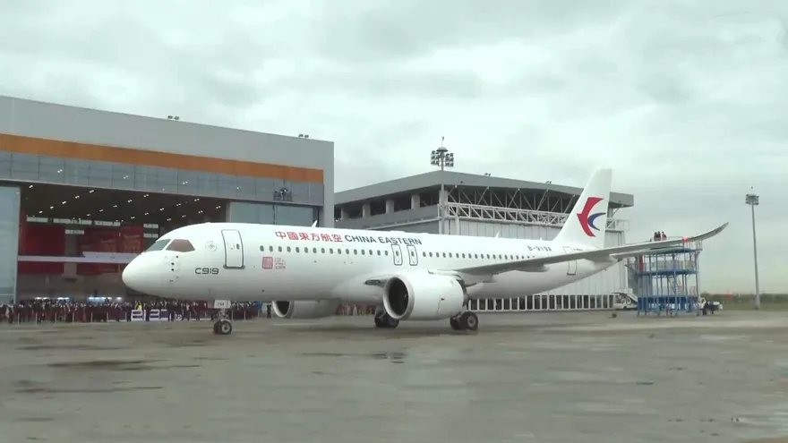 明年春投入載客運營！首架陸產大飛機C919交付東航　機艙內部曝光「長這樣」