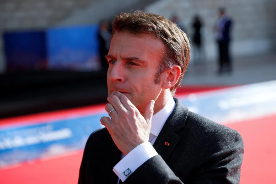 套套不用錢！馬克宏：18至25歲族群「保險套免費提供」