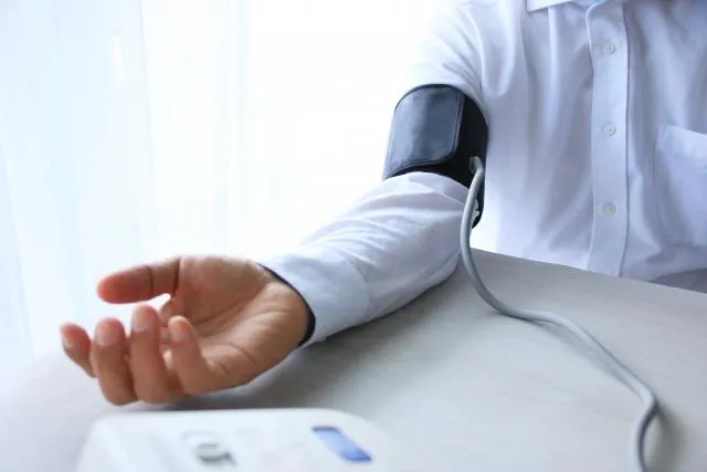 18歲以上成人的高血壓盛行率高達25.06%　平均每4人中就有1人罹患！