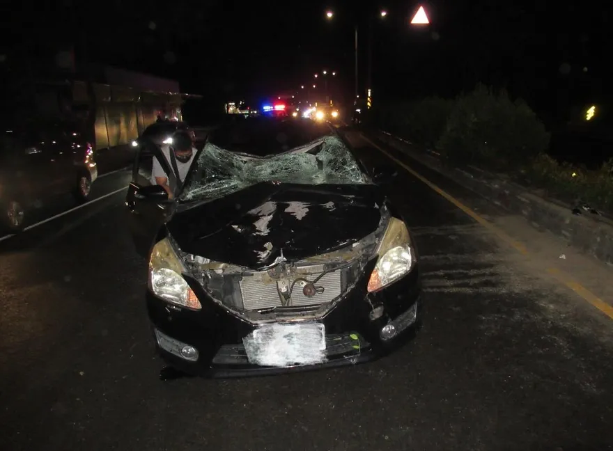 屏東騎士撞行人！失控飛對向再被撞…2傷1命危