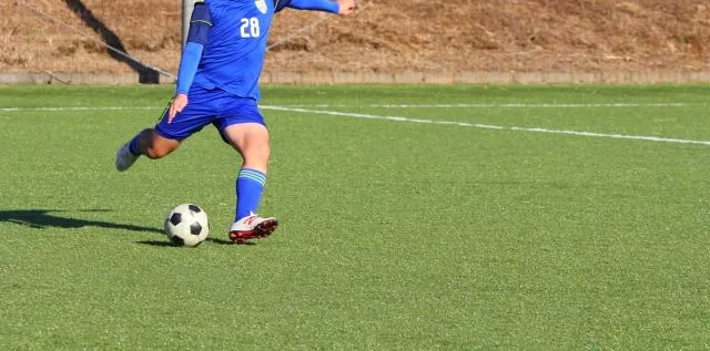 世足點燃足球魂？ 醫曝「1法寶、2警訊、3前提」 避免踢出一身傷