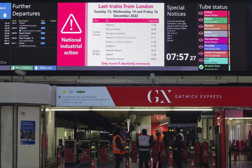 英國大罷工影響交通停擺　街頭空無一人毫無聖誕氣息