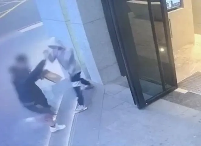 【影】為酒店妹爭風吃醋互嗆遭擄！警8小時逮5嫌　被害人竟是通緝犯