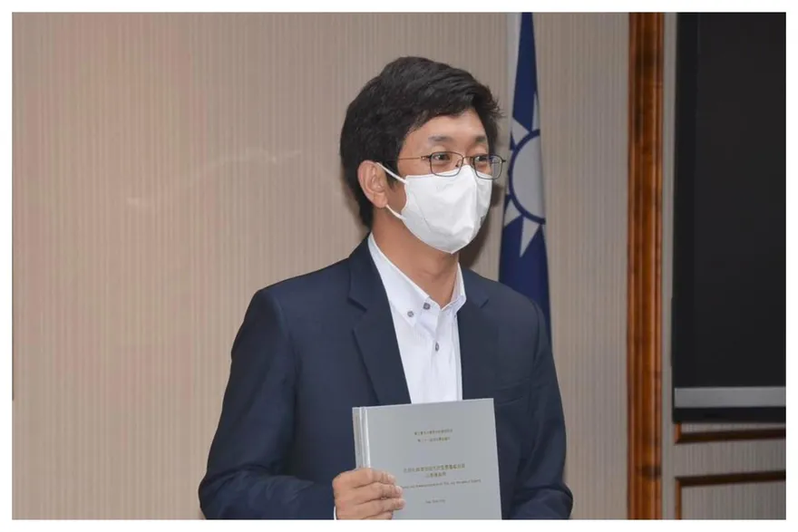 民進黨「敗選檢討」有答案了！竟提「選舉公報不列學歷」　24提案綠委名單曝光網炸鍋