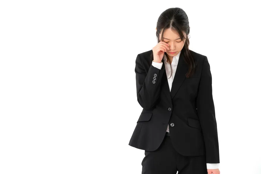 想逃出科技業！　6W女上班族哭「工作到人格扭曲」