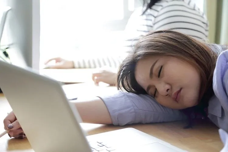 天冷疲倦愛睏還怕冷？醫曝恐是「這疾病」作祟：有2好發族群要當心