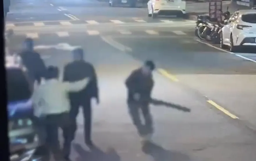 冤家路窄！有錢唱歌喝酒沒錢還　男子卡拉OK歡唱遇債主遭圍毆