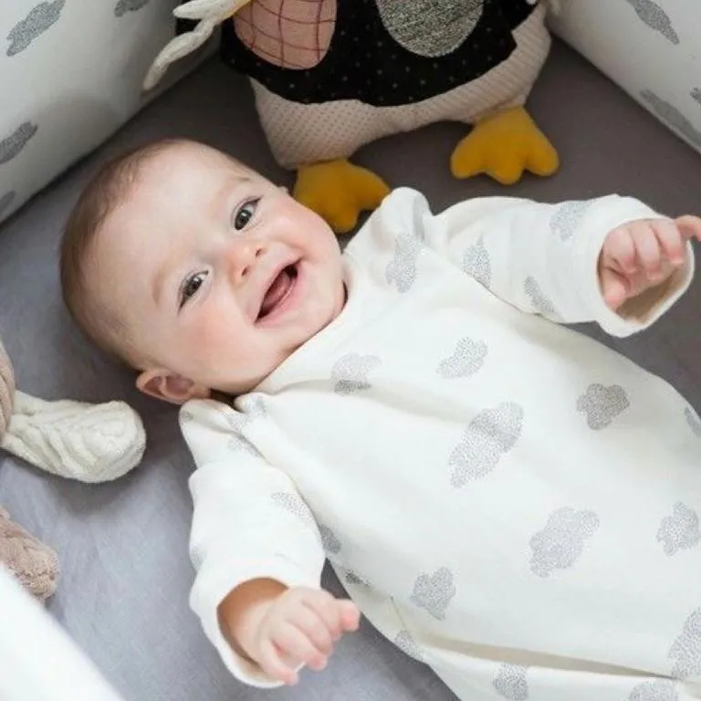 照顧寶寶有撇步！國健署警對寶寶做「這動作」恐害失明、癱瘓