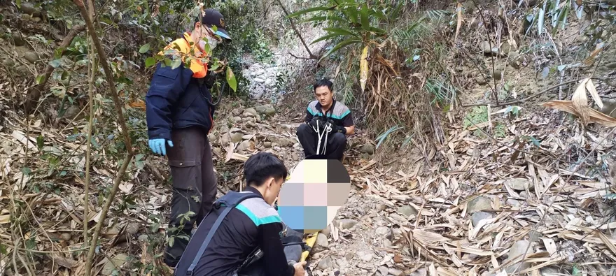 【影】彰化田中「長青登山步道」傳憾事！女登山客不慎跌落15米深谷身亡