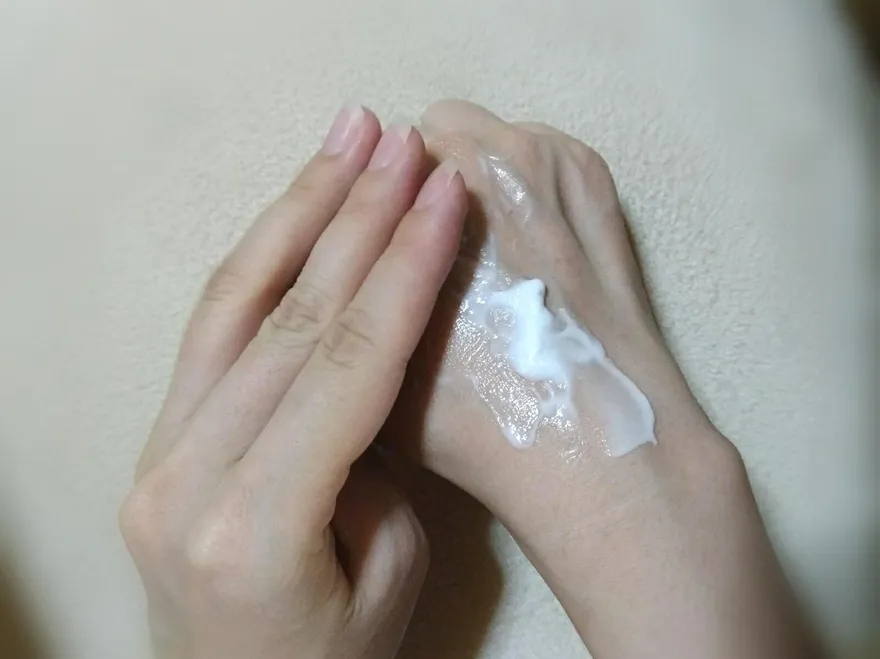 狂噴酒精消毒皮膚「乾裂脫皮」？醫教1招「手部保養法」解救乾癢肌